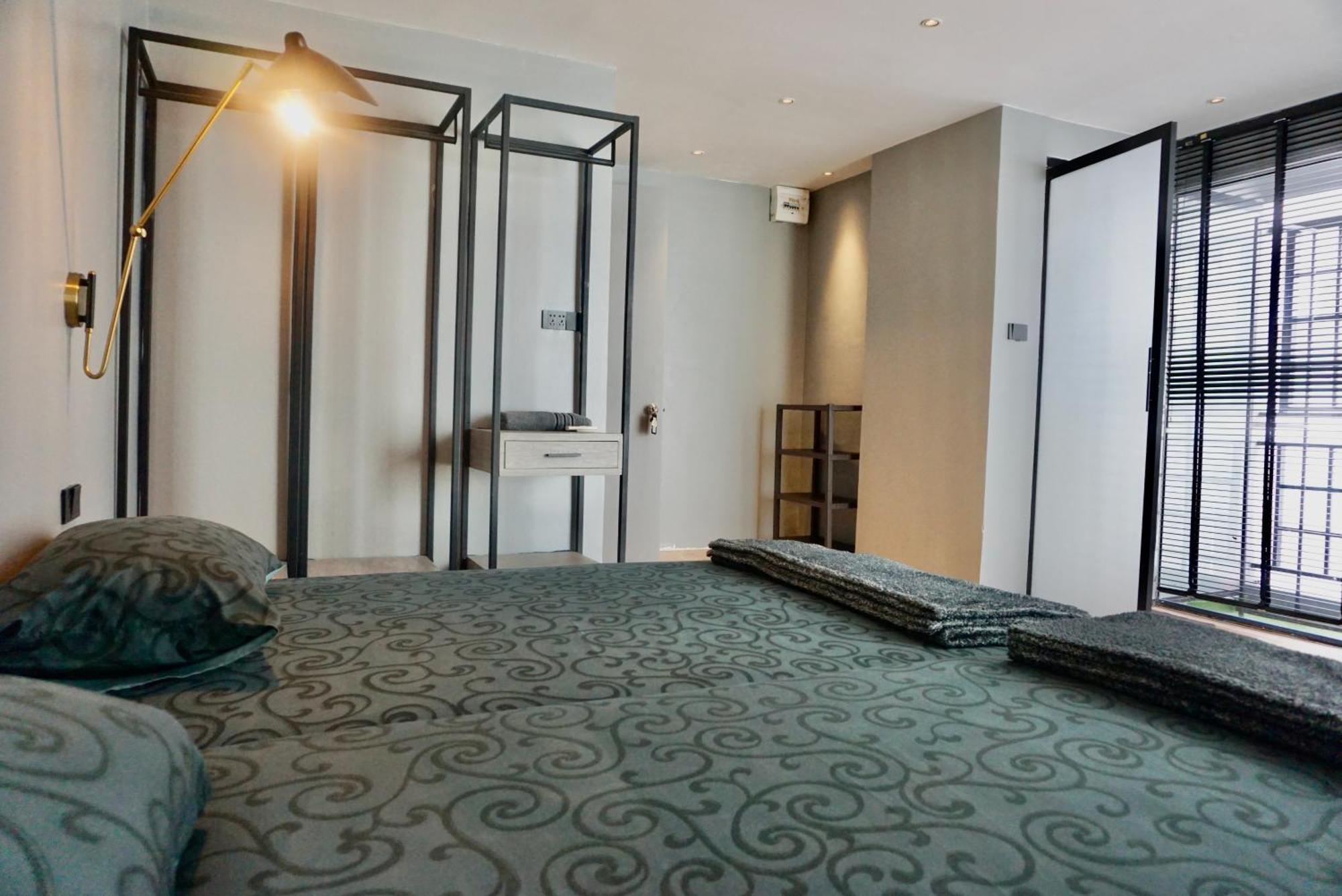 Hip And Funky Apartment Silom Soi 3, With Rooftop View بانكوك المظهر الخارجي الصورة